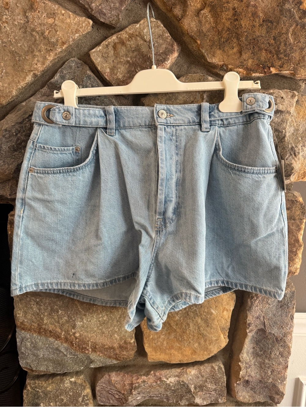 NWT We the Free Crvy Moon Denim
short Size 31 - Picture 2 of 10